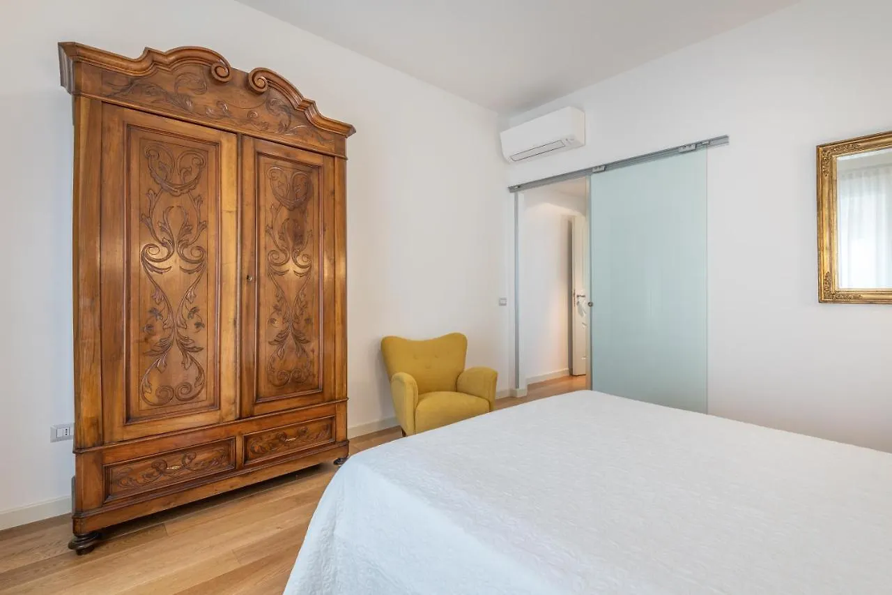 A Luxury Apartment At Cagliari Poetto Beachfront