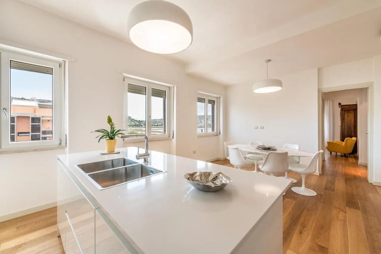 A Luxury Apartment At Cagliari Poetto Beachfront Italien
