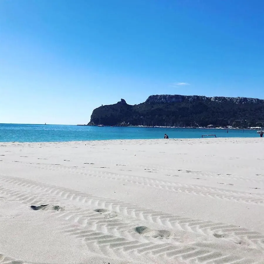 A Luxury Apartment At Cagliari Poetto Beachfront